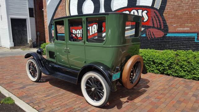 1926 Ford Model T 4 door sedan