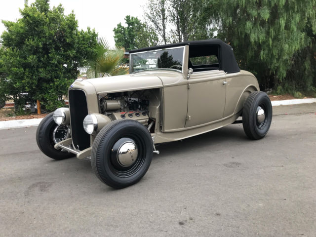 1932 Ford Cabriolet Deluxe