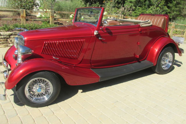 1933 Ford street rod convertible