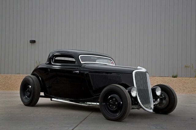1934 Ford Model 40 Deluxe 3 Window Coupe