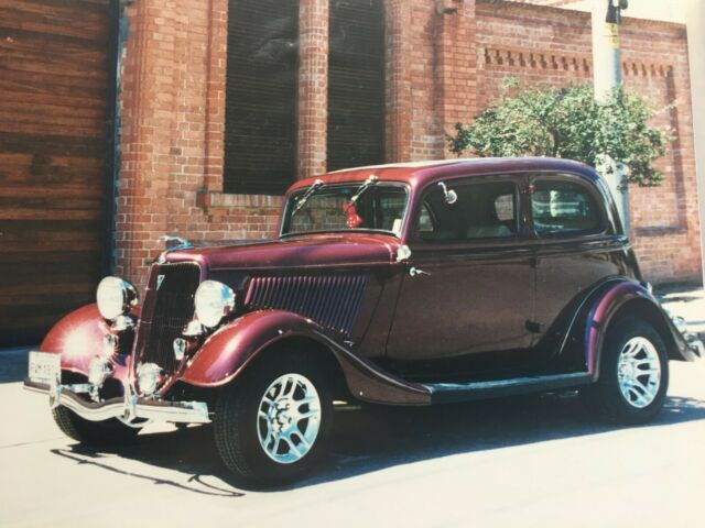 1934 Ford Victoria ---