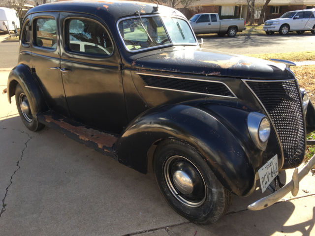 1937 Ford Fordor Slant Back