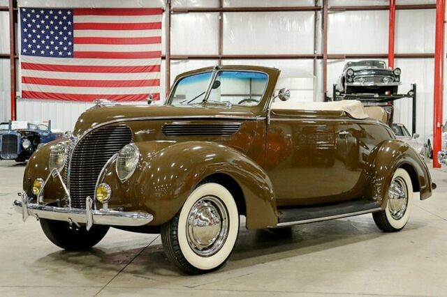 1938 Ford Deluxe --