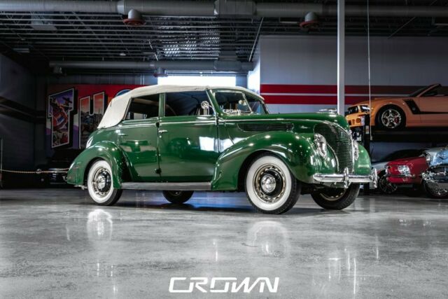1938 Ford Deluxe --
