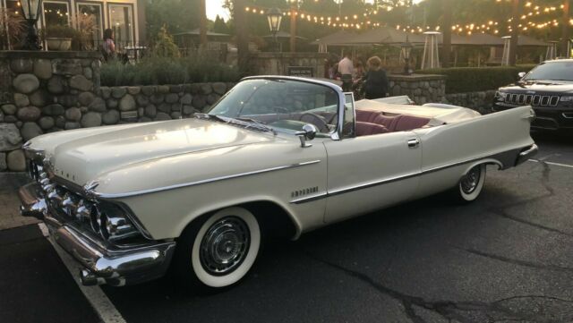 1959 Chrysler Imperial crown