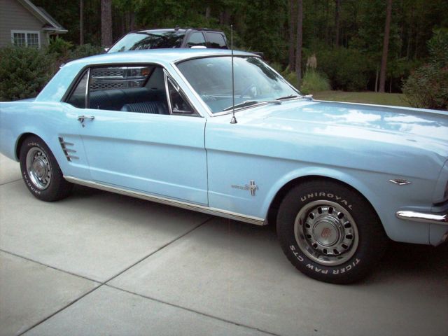 1966 Ford Mustang Coupe C Code 289 V8, Pony Interior