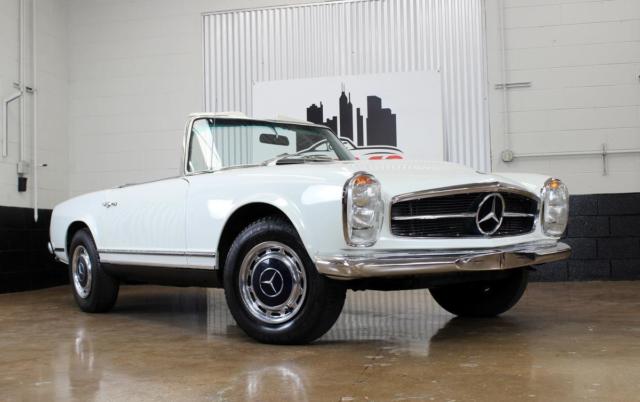 1967 Mercedes-Benz 200-Series --