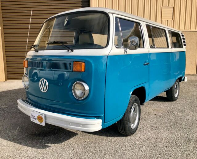 1974 Volkswagen Bus/Vanagon Bay Window