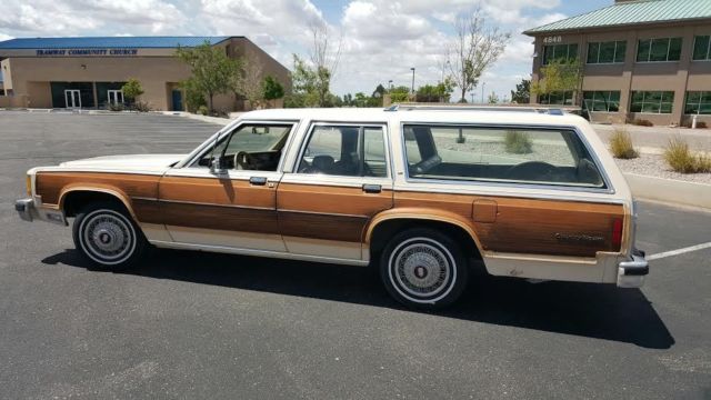 1986 Ford Crown Victoria LX Country Squire Wagon