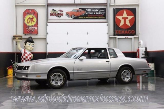 1987 Chevrolet Monte Carlo --