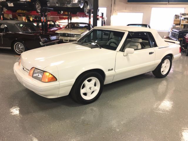 1993 Ford Mustang WHITE