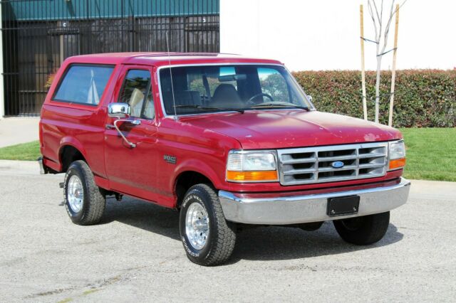 1993 Ford Bronco Custom 4x4 100% Rust Free,NO RESERVE (310)259-5383