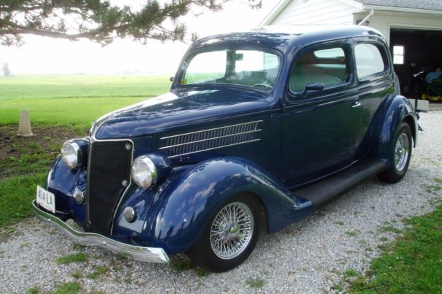 1936 Ford 2 DOOR HUMPBACK SEDAN