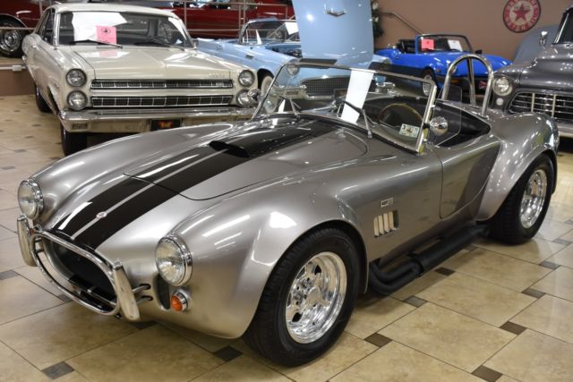 1967 Ford Shelby Cobra 351C.I. 5-speed - 700 miles!