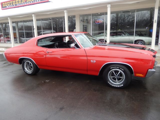 1970 Chevrolet Chevelle Buckets with Console