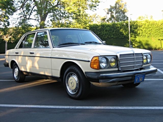 1981 Mercedes-Benz 200-Series