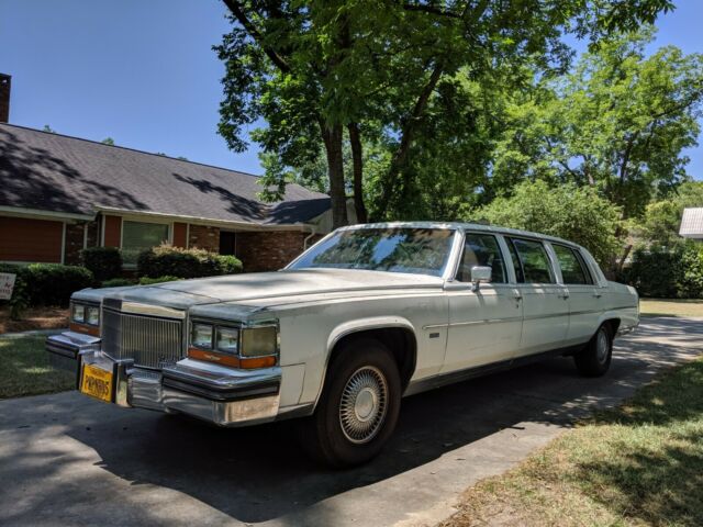1986 Cadillac Fleetwood Brougham Limo