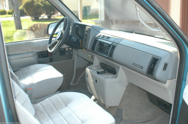 1992 Chevrolet Astro LT