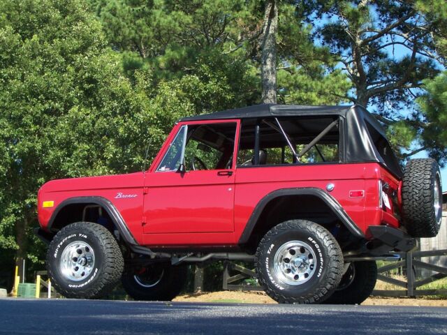 1976 Ford Bronco Lifted/Loaded